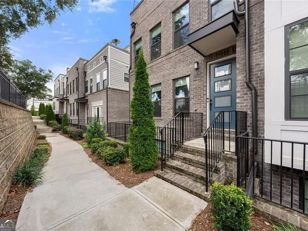 1012 Burnside Lane NW, Atlanta, GA 30318