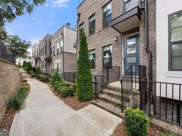 1012 Burnside Lane NW, Atlanta, GA 30318