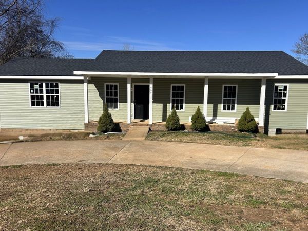 905 Applegrove Cir , Clarksville, TN 37040