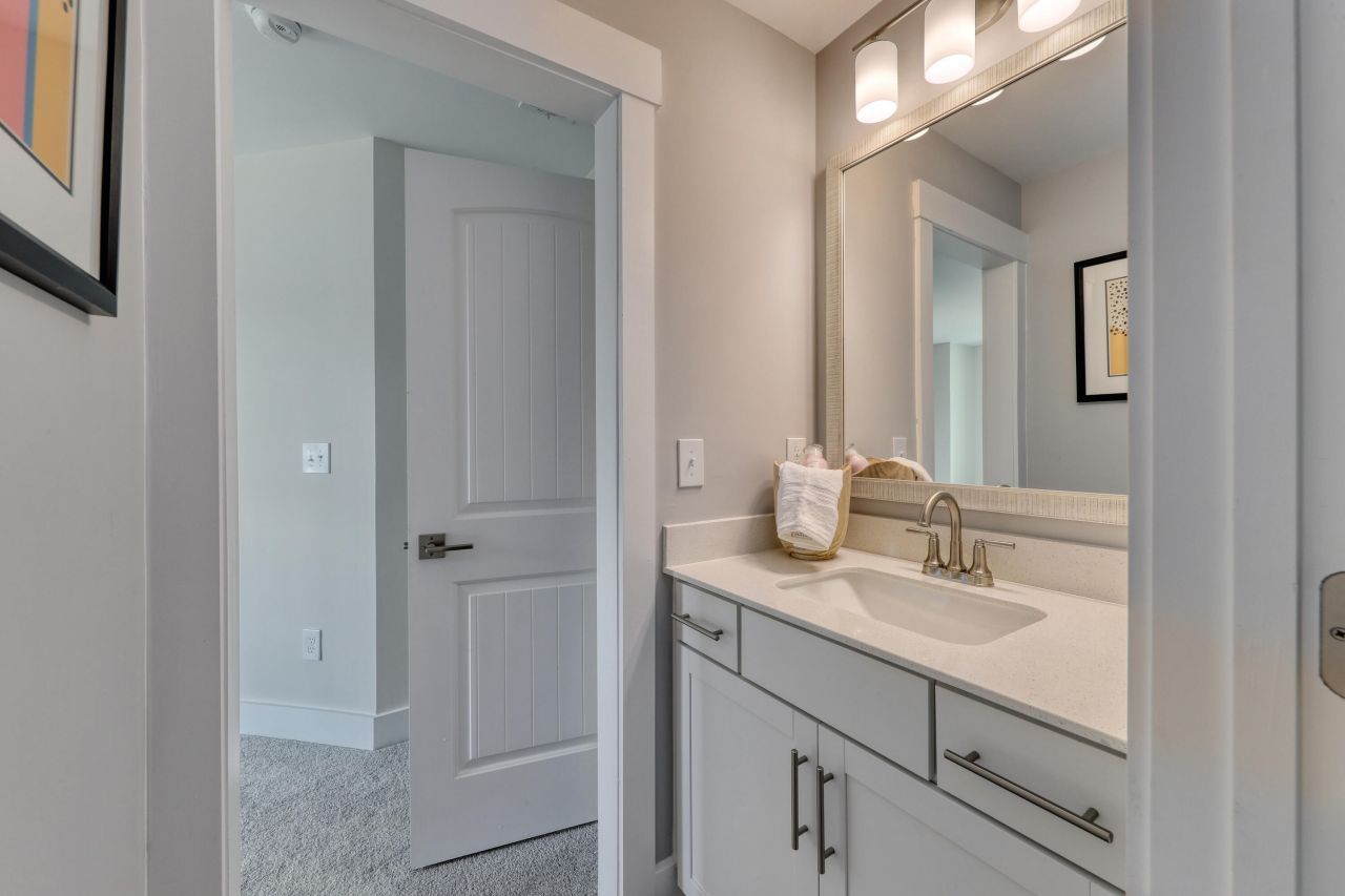 120 Crosswick Street Photo 4