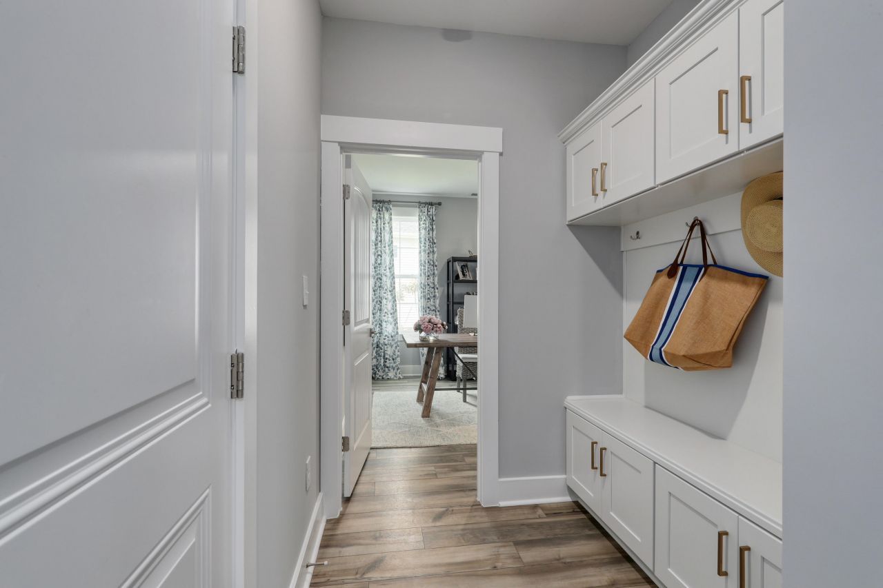 120 Crosswick Street Photo 6