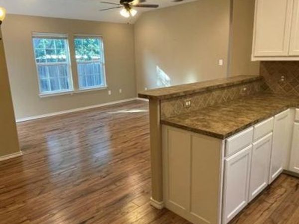 719 Harness Trail, Granbury, TX 76049