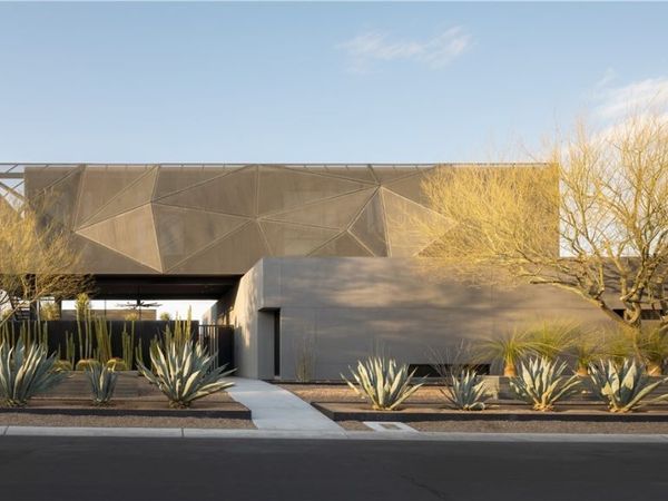 20 Soaring Bird Court, Las Vegas, NV 89135