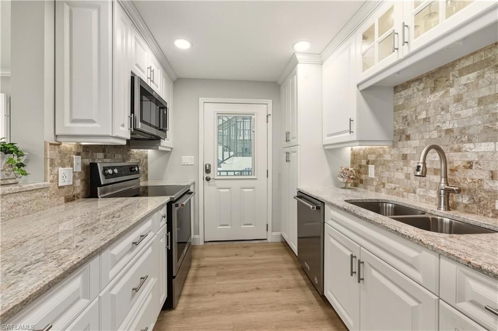 222 Harbour Dr, Unit 218, Naples, FL 34103 Photo