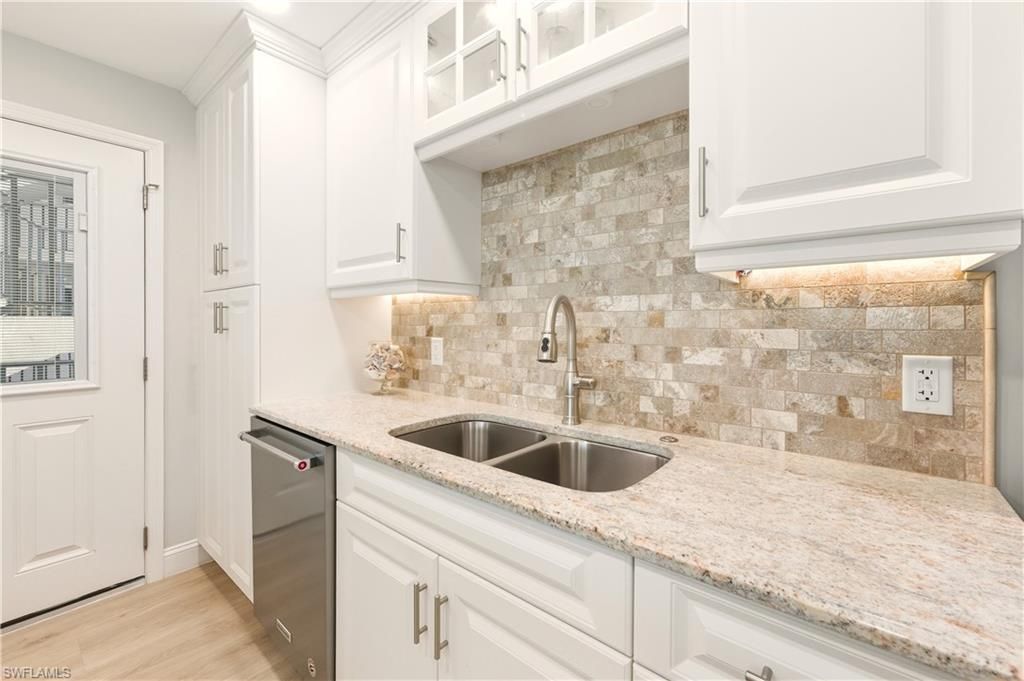 222 Harbour Dr, Unit 218, Naples, FL 34103 Photo