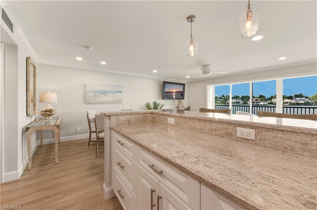 222 Harbour Dr, Unit 218, Naples, FL 34103 Photo