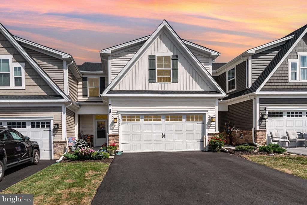 2268 CAROLINE LANE, HARRISBURG, PA 17110