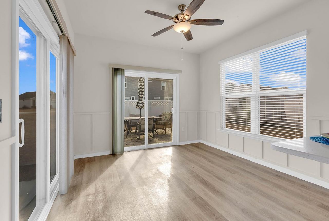 924 Sorano St. Photo 15