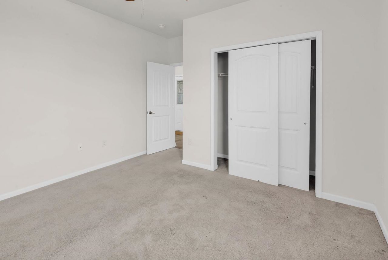 924 Sorano St. Photo 19