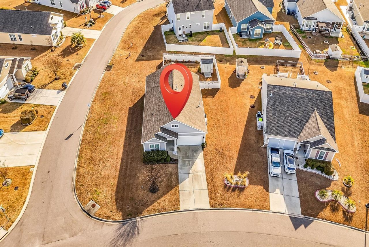 924 Sorano St. Photo 34