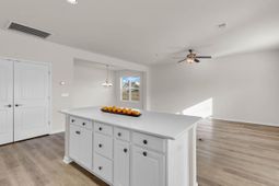 924 Sorano St. photo 4