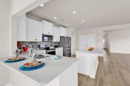 924 Sorano St. photo 4