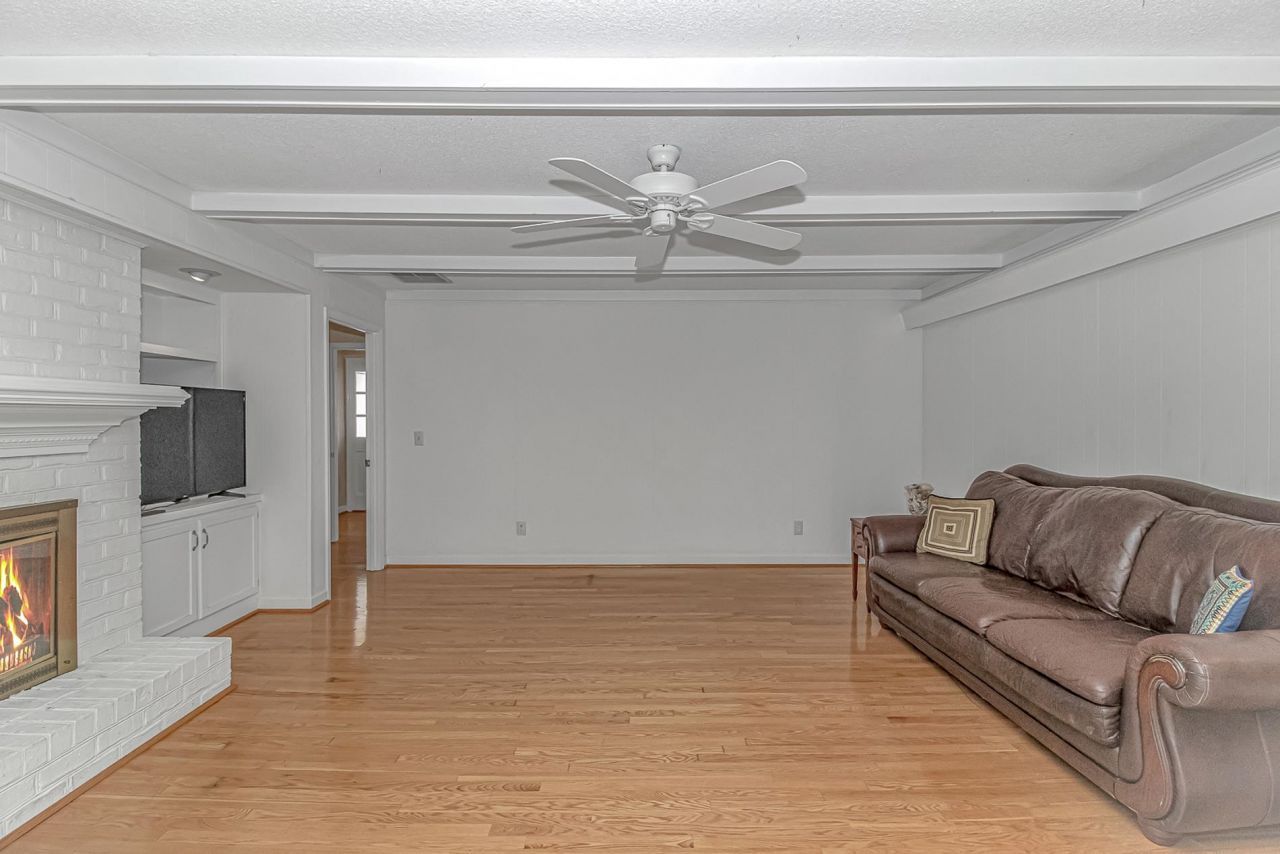 119 University Circle Photo 13