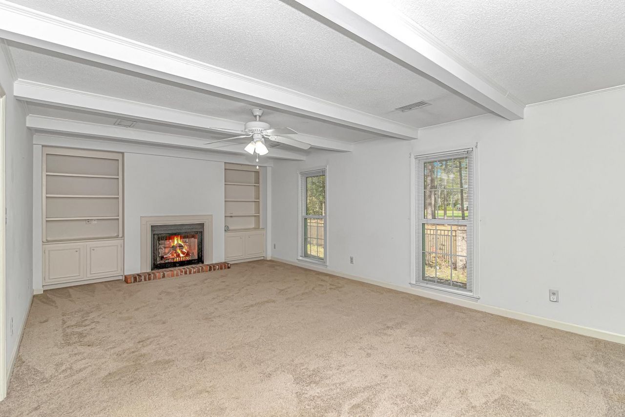 119 University Circle Photo 17