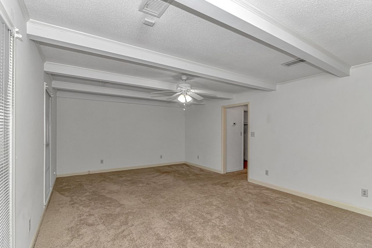 119 University Circle Photo 18