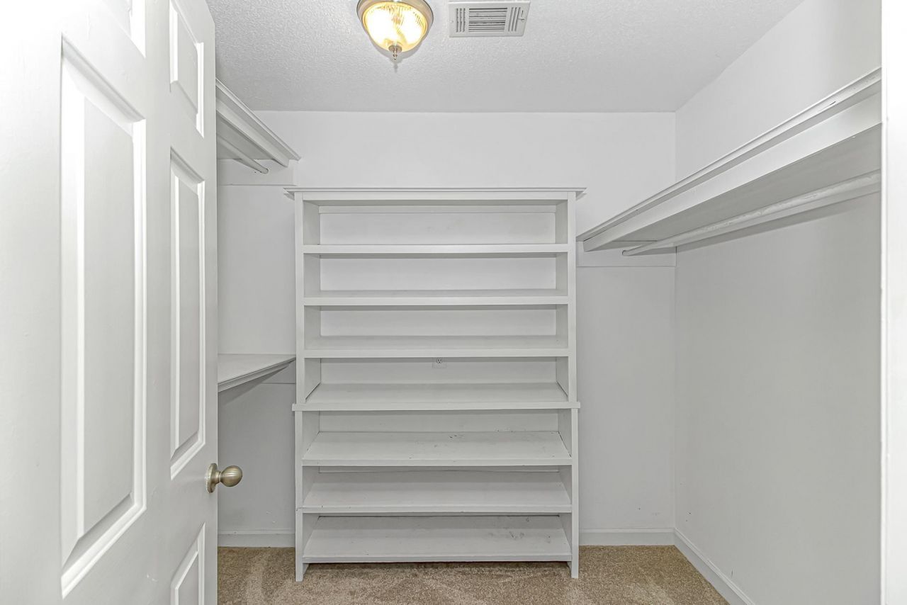 119 University Circle Photo 19