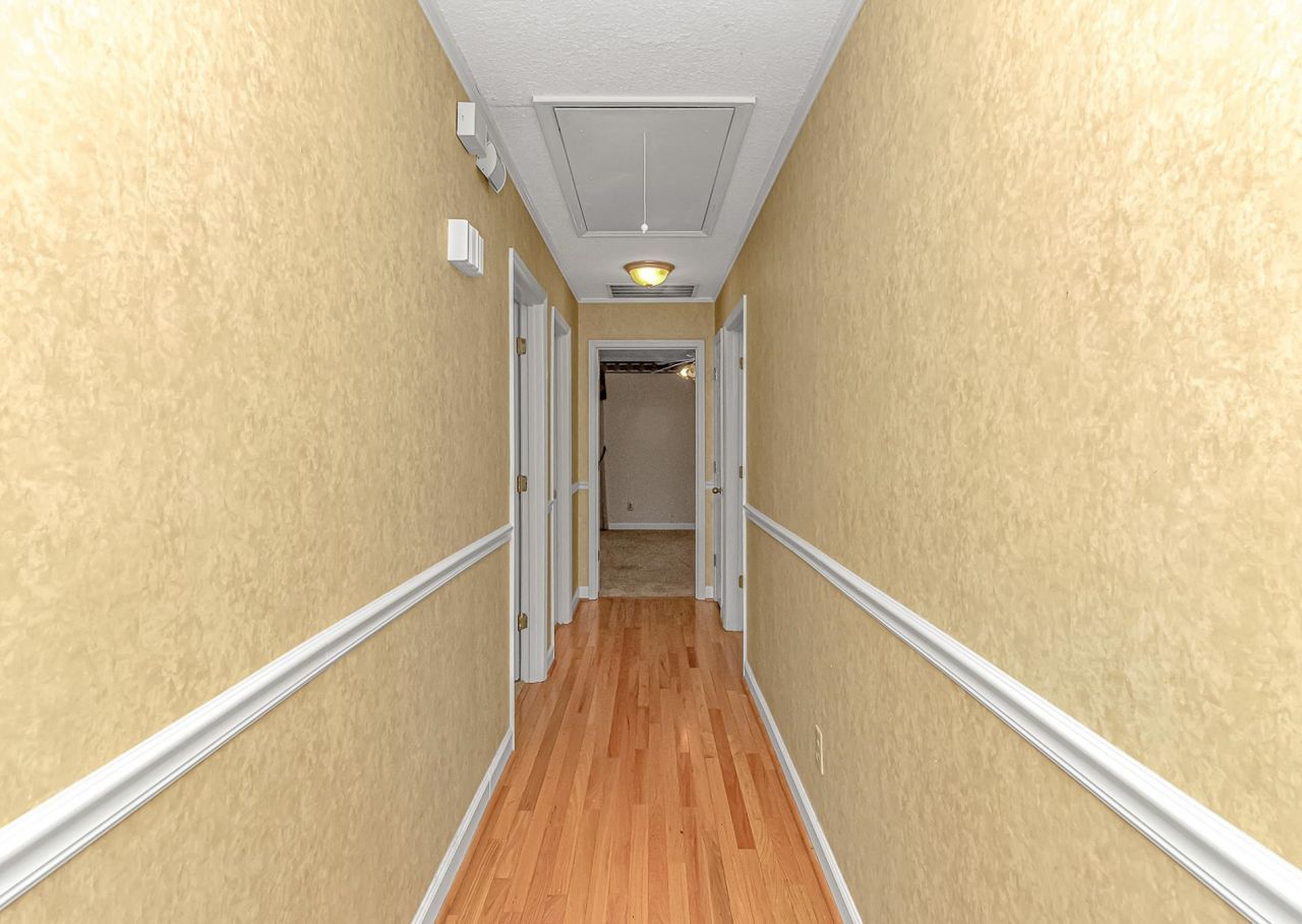 119 University Circle Photo 22