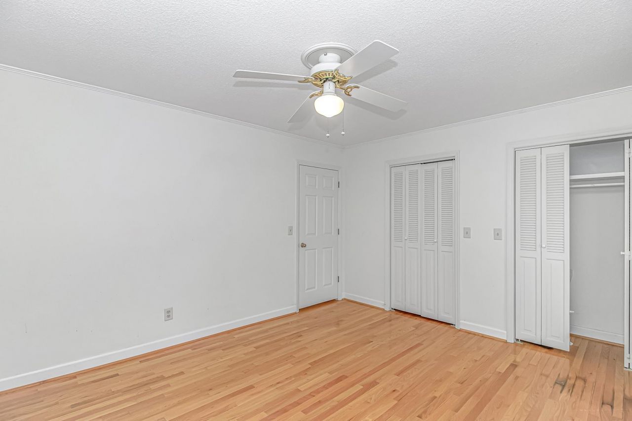 119 University Circle Photo 24