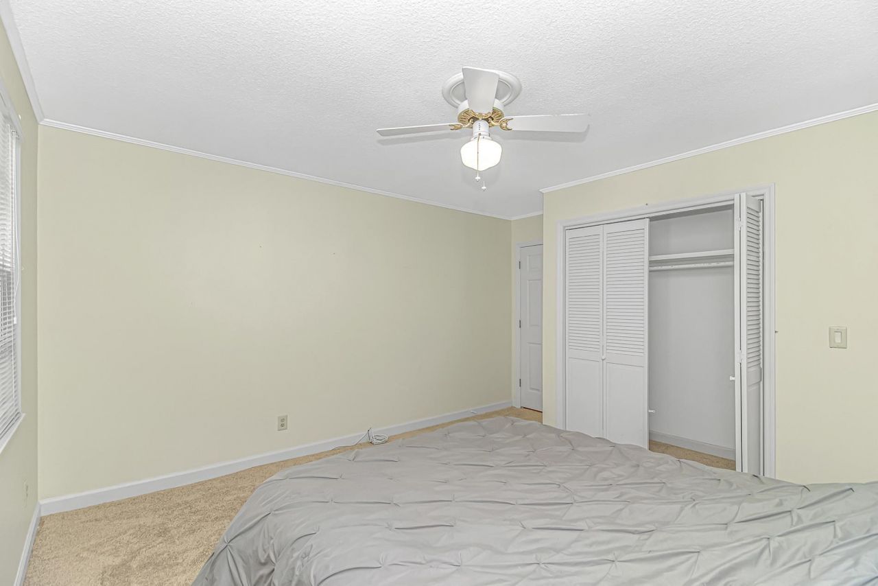 119 University Circle Photo 27