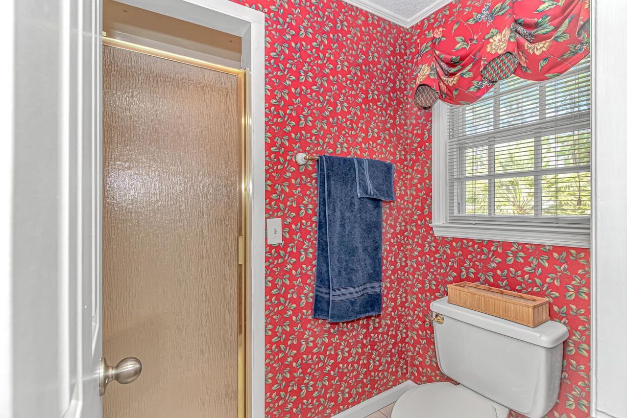 119 University Circle Photo 31