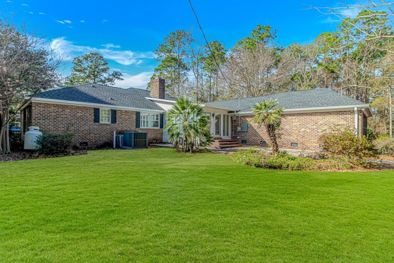 119 University Circle Photo 34