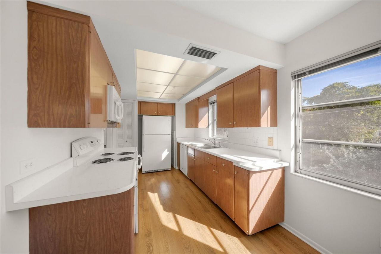 2507 Beneva Road, Unit 10, Sarasota, FL 34232 Photo