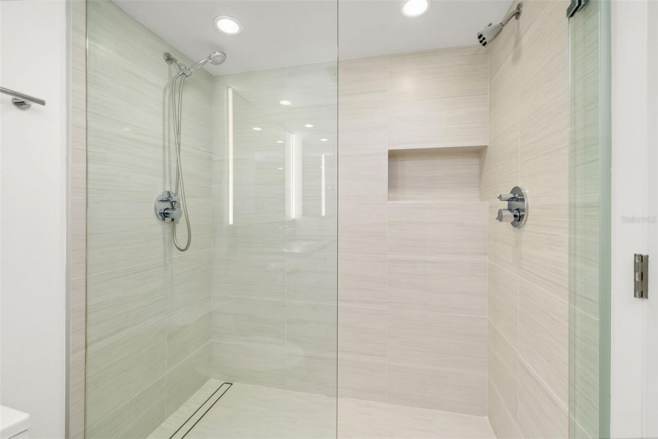 1135 Gulf Of Mexico Drive, Unit 502, Longboat Key, FL 34228 Photo