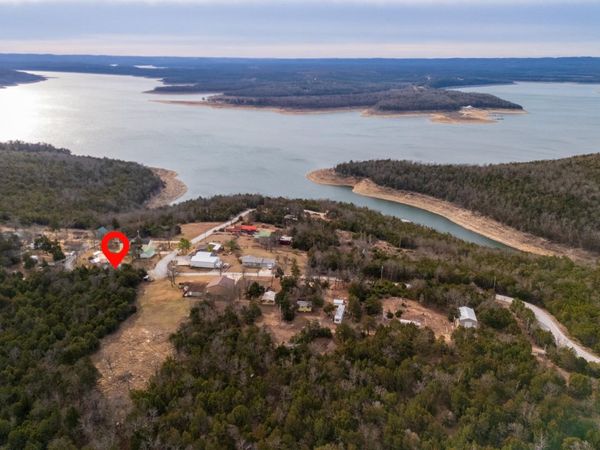 000 Velma Road , Protem, MO 65733