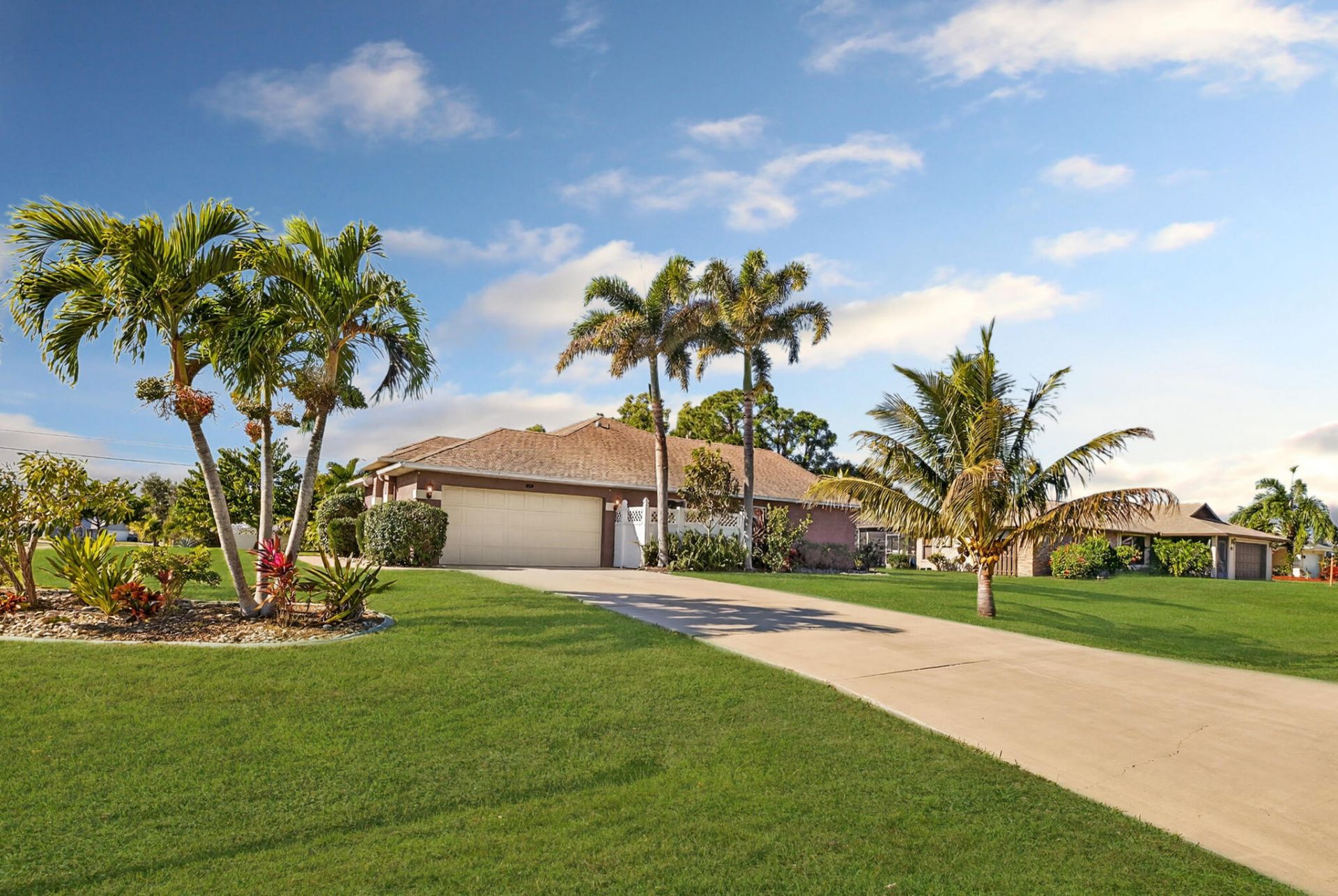 539 SE Nome Drive, Port Saint Lucie, FL 34984 Photo