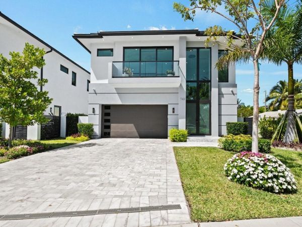 743 S Lake Ave, Delray Beach, FL 33483