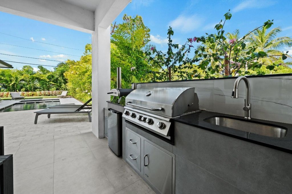 743 S Lake Ave, Delray Beach, FL 33483 Photo