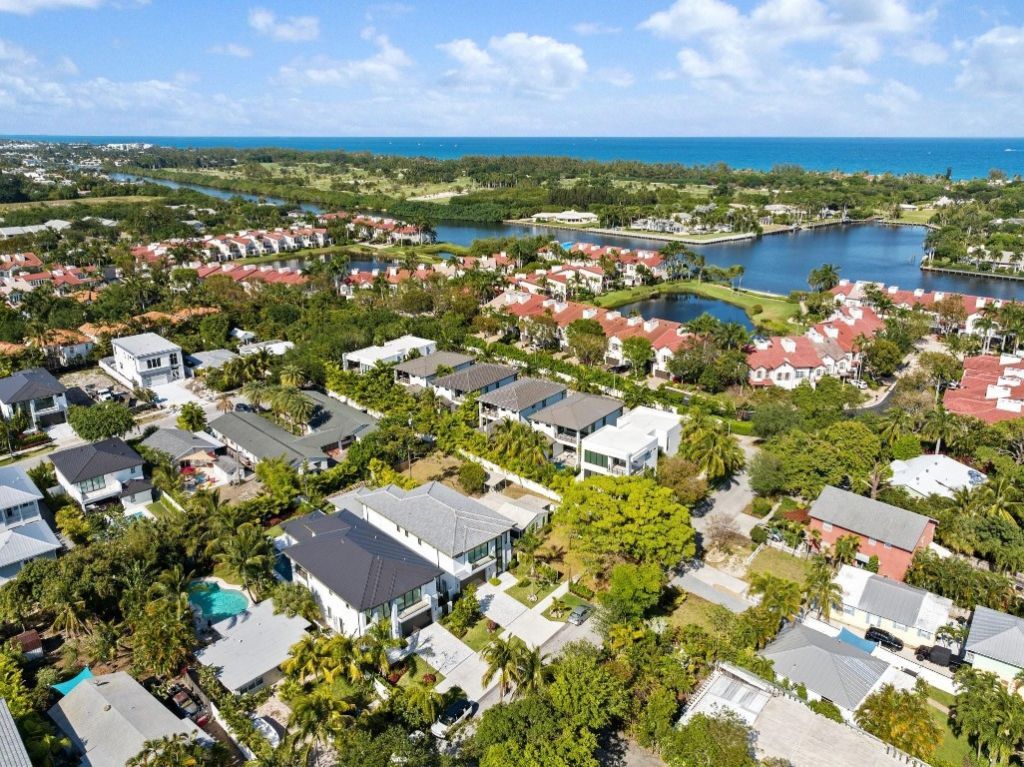 743 S Lake Ave, Delray Beach, FL 33483 Photo