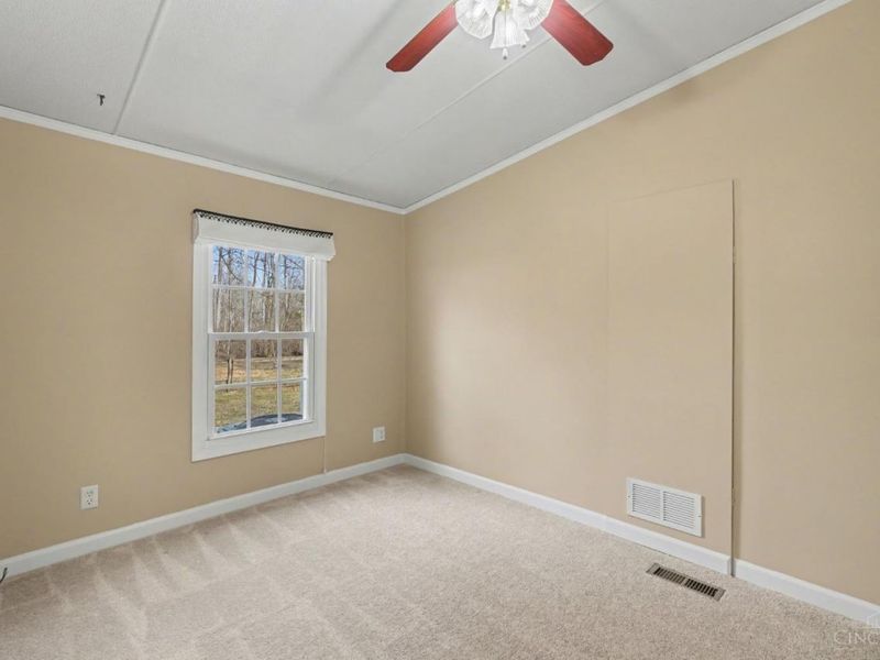 1571 Crosstown Road, Sterling Twp, OH 45176 Photo 13