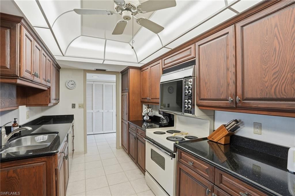 11 Bluebill Ave, Unit 203, Naples, FL 34108 Photo