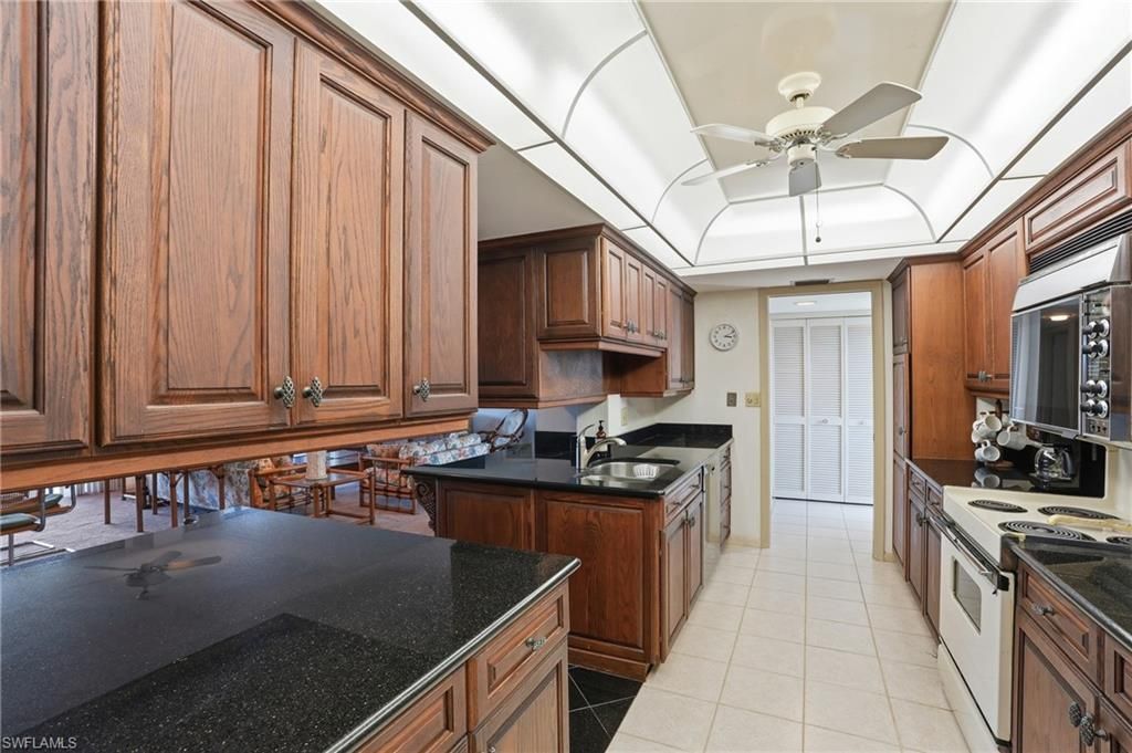 11 Bluebill Ave, Unit 203, Naples, FL 34108 Photo