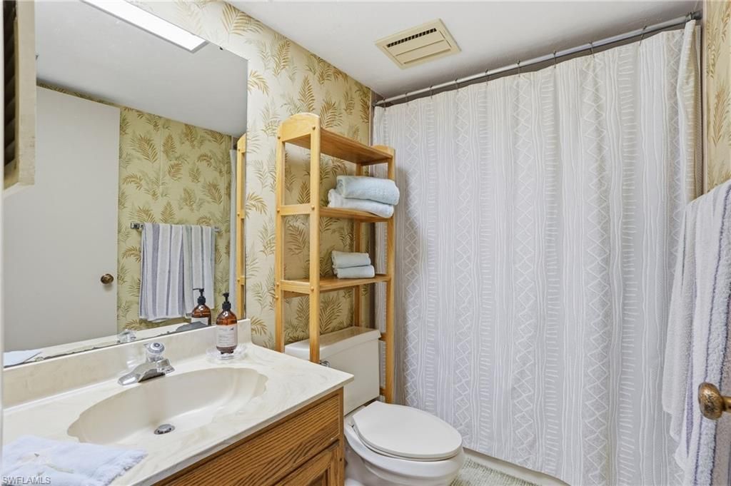 11 Bluebill Ave, Unit 203, Naples, FL 34108 Photo