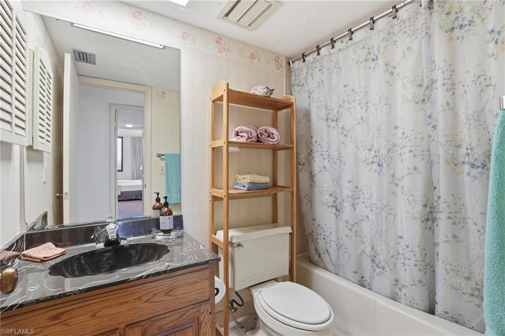 11 Bluebill Ave, Unit 203, Naples, FL 34108 Photo