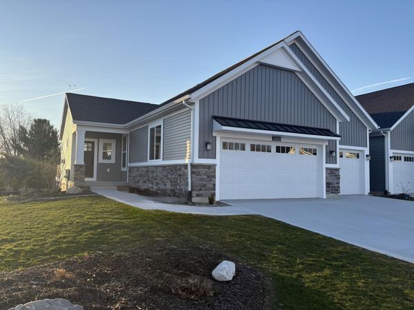 2553 Ravines Trail Drive SW, Byron Center, MI 49315