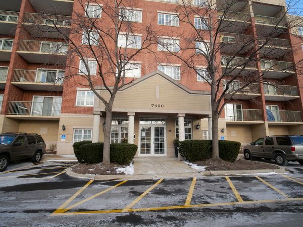 7400 Lincoln Avenue, Unit 601, Skokie, IL 60076