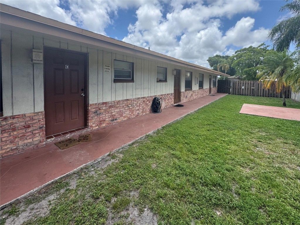 151 SW 15th Street, Pompano Beach, FL 33060 Photo