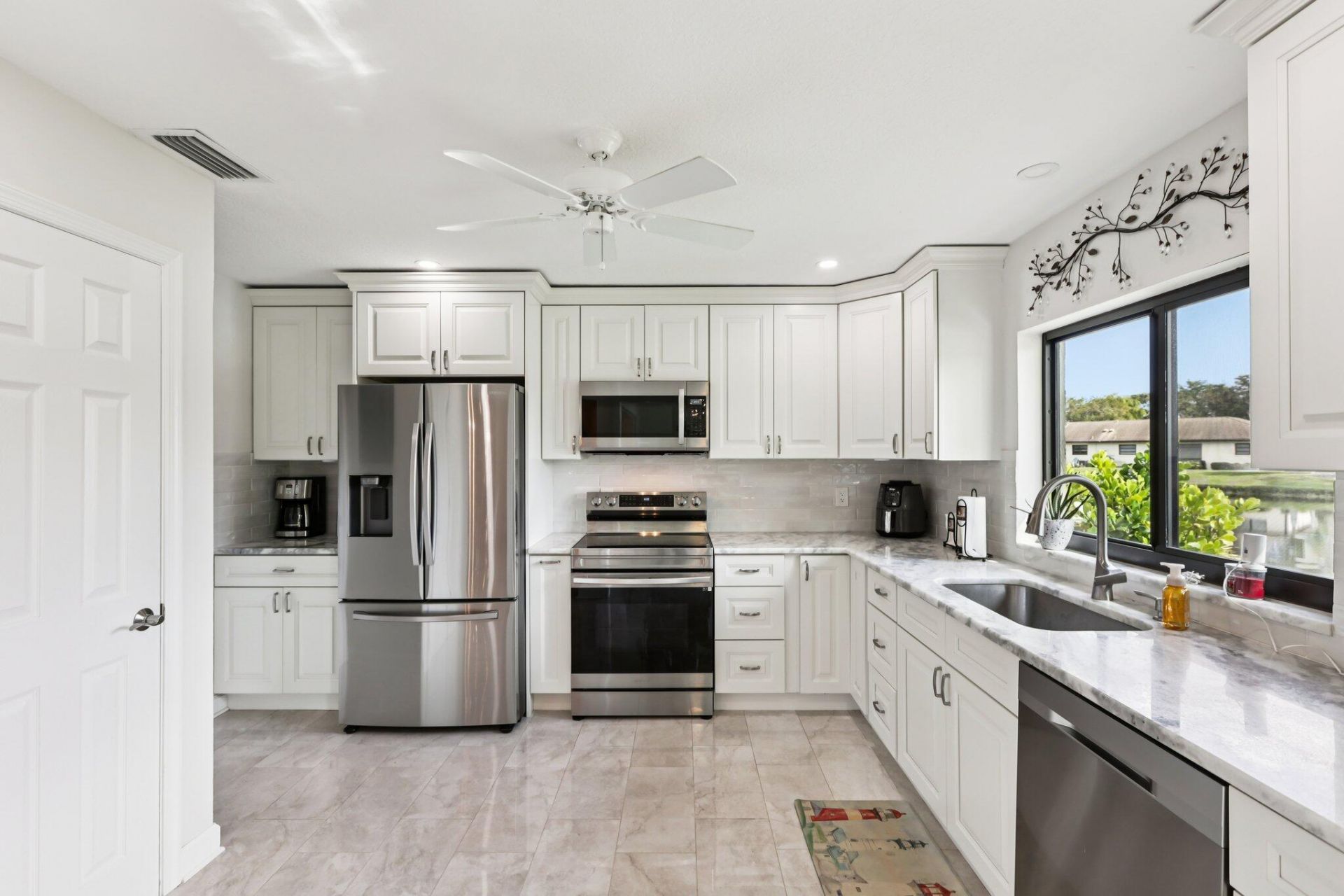 4854 Eqestrian Circle, Unit B, Boynton Beach, FL 33426 Photo