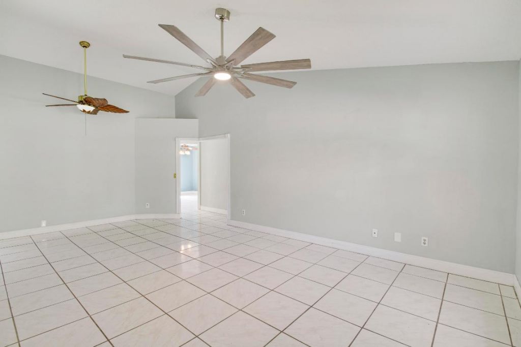 5929 SE Collins Avenue, Stuart, FL 34997 Photo