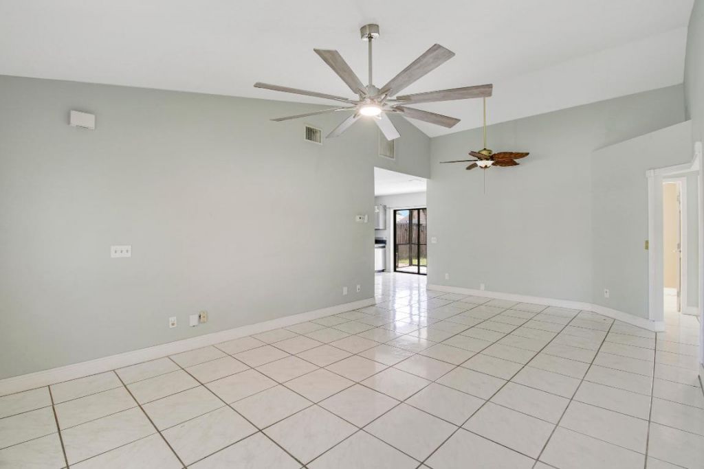 5929 SE Collins Avenue, Stuart, FL 34997 Photo
