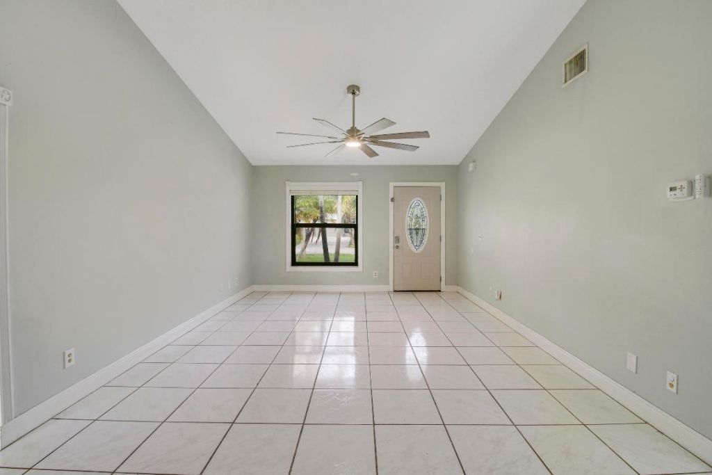 5929 SE Collins Avenue, Stuart, FL 34997 Photo