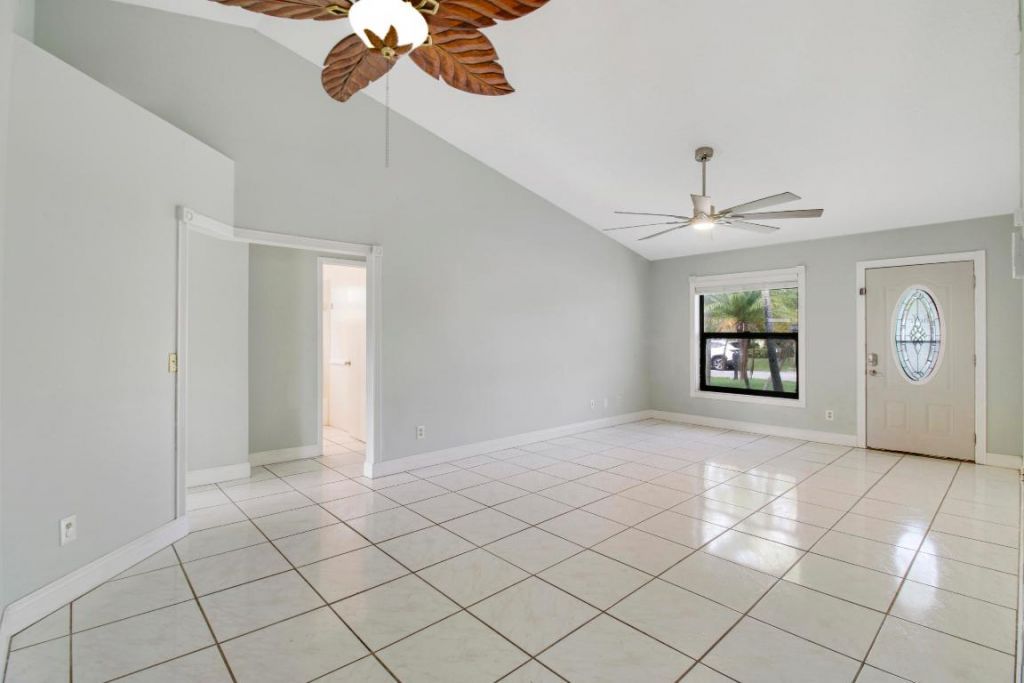 5929 SE Collins Avenue, Stuart, FL 34997 Photo