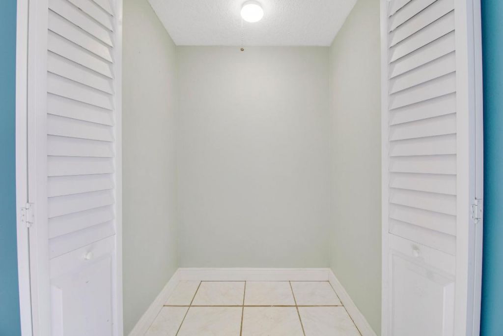 5929 SE Collins Avenue, Stuart, FL 34997 Photo