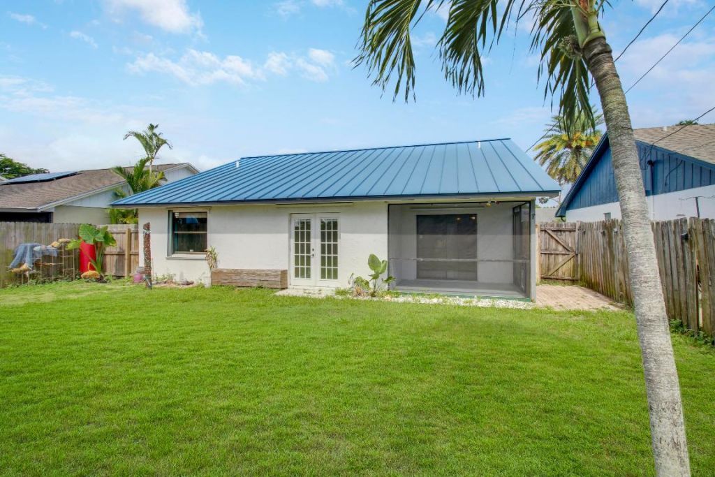 5929 SE Collins Avenue, Stuart, FL 34997 Photo