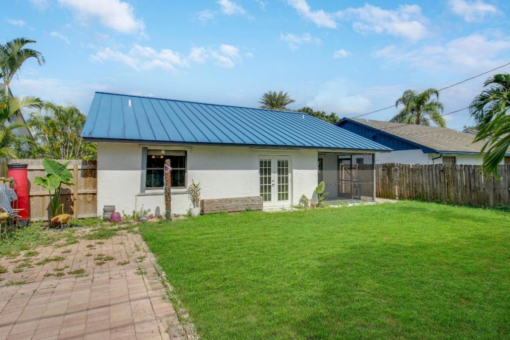 5929 SE Collins Avenue, Stuart, FL 34997 Photo