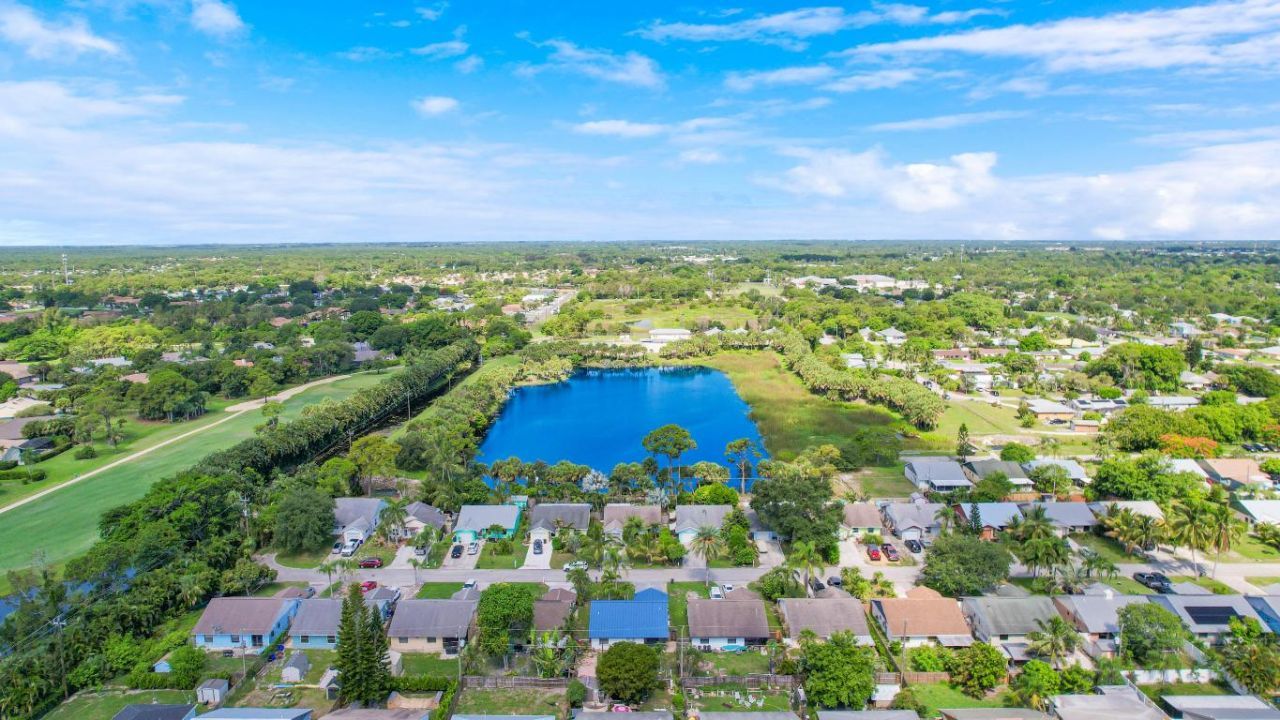 5929 SE Collins Avenue, Stuart, FL 34997 Photo