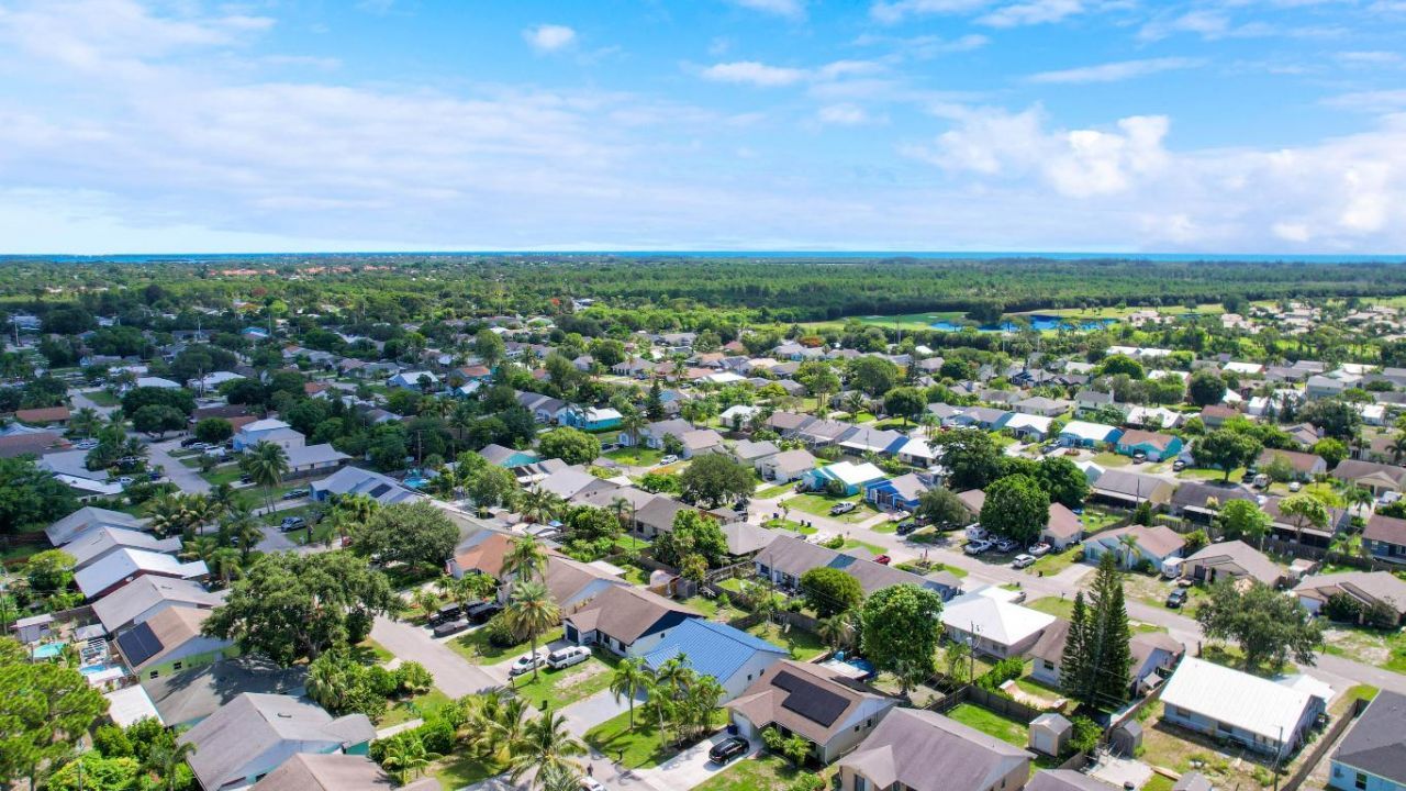 5929 SE Collins Avenue, Stuart, FL 34997 Photo